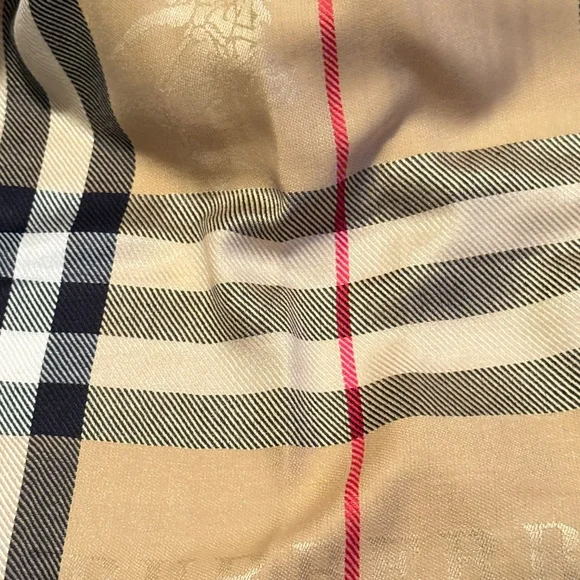 Burberry Women's Classic Nova Check Cashmere Scarf NWT - Picture 5 of 5